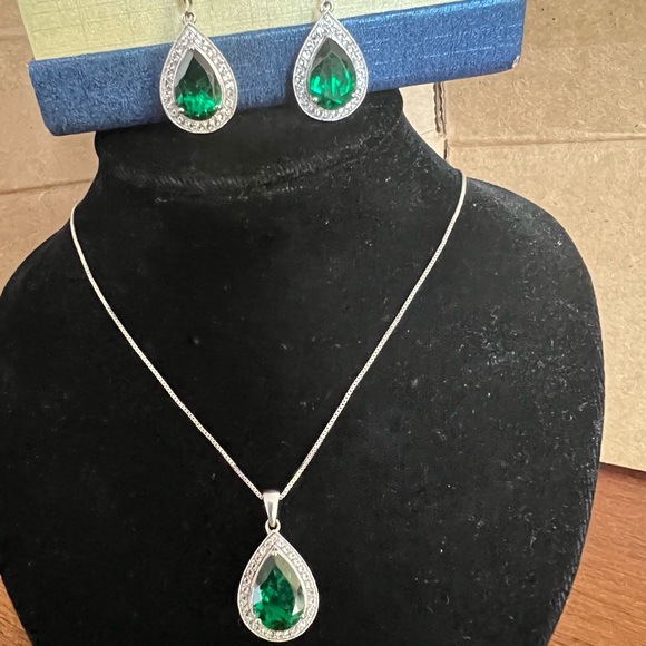 Sofia Vergara Sterling Pear Shaped Simulated Emerald Diamond Necklace & Earrings - Picture 1 of 16